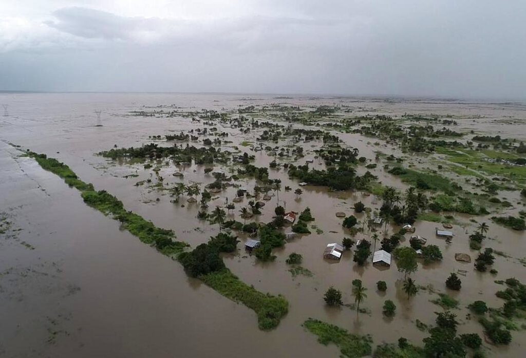 Cyclone’s devastating floods leave hundreds dead in southern Africa